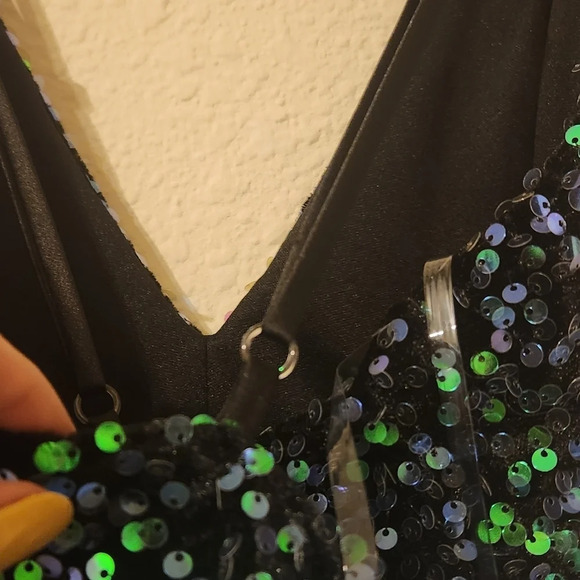 Pear Culture Deep V-Neck Ombre Sequin X-Back High Slit Long Dress - Picture 11 of 12